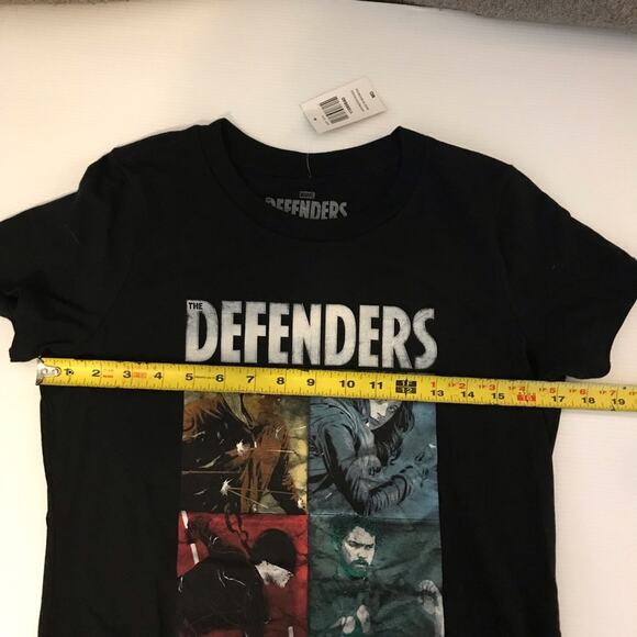 3/$20 Marvel Defenders NWT Junior Medium Black 100% Cotton Boxes Graphic T-Shirt - Picture 6 of 7